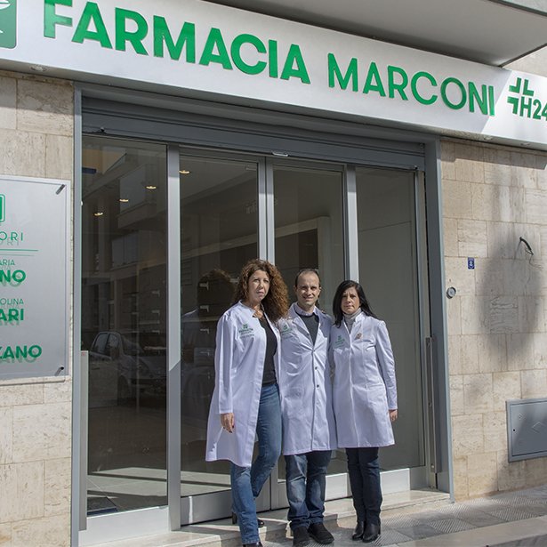 Lo staff della Farmacia Marconi Valenzano